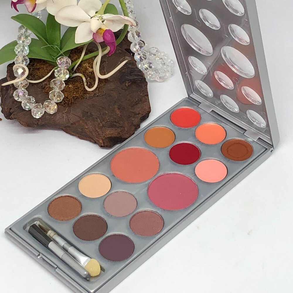 Models Prefer Blush + Eyeshadow + Lip Gloss 3-in-1 Makeup Palette -14 Colors-New